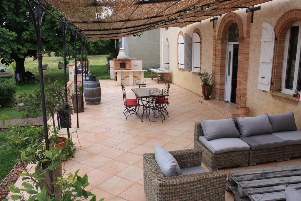 Domaine De Soulery Bed and Breakfast Beaupuy  Εξωτερικό φωτογραφία